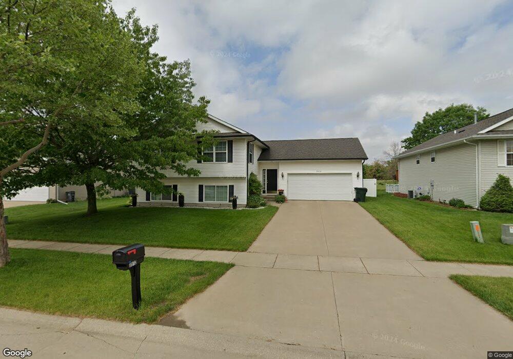 3512 Remington St SW, Cedar Rapids, IA 52404 - photo 1