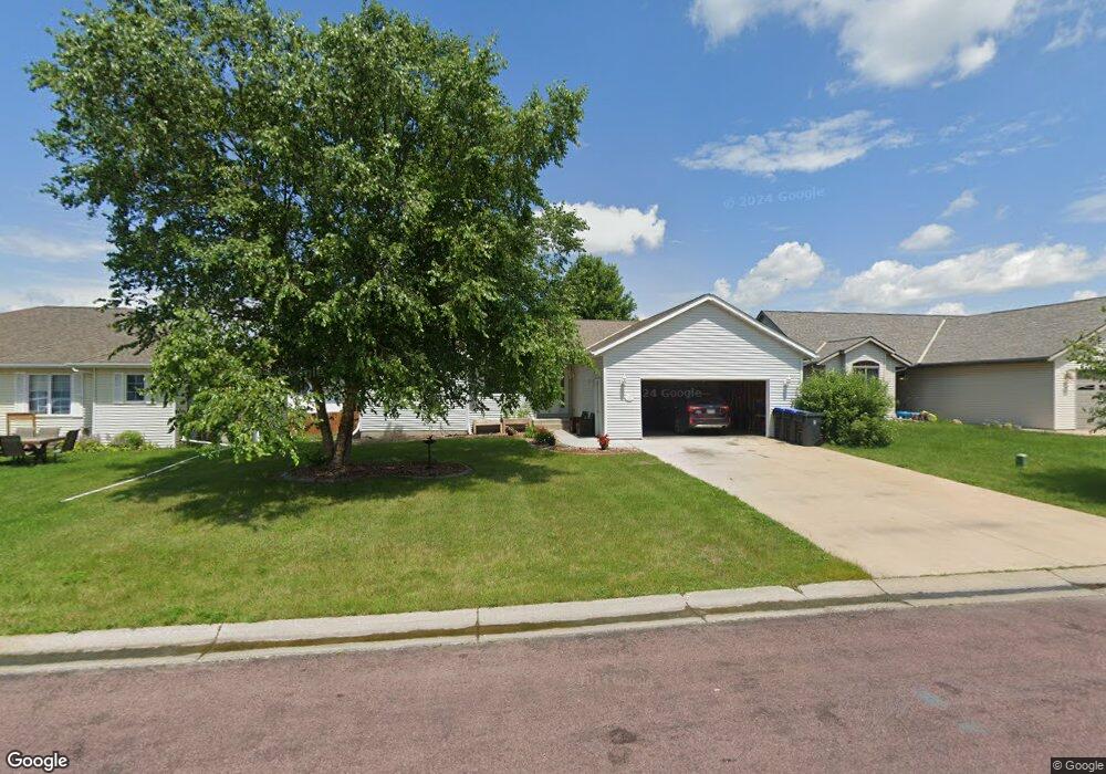 112 Cole Ct, Mankato, MN 56001 - photo 1