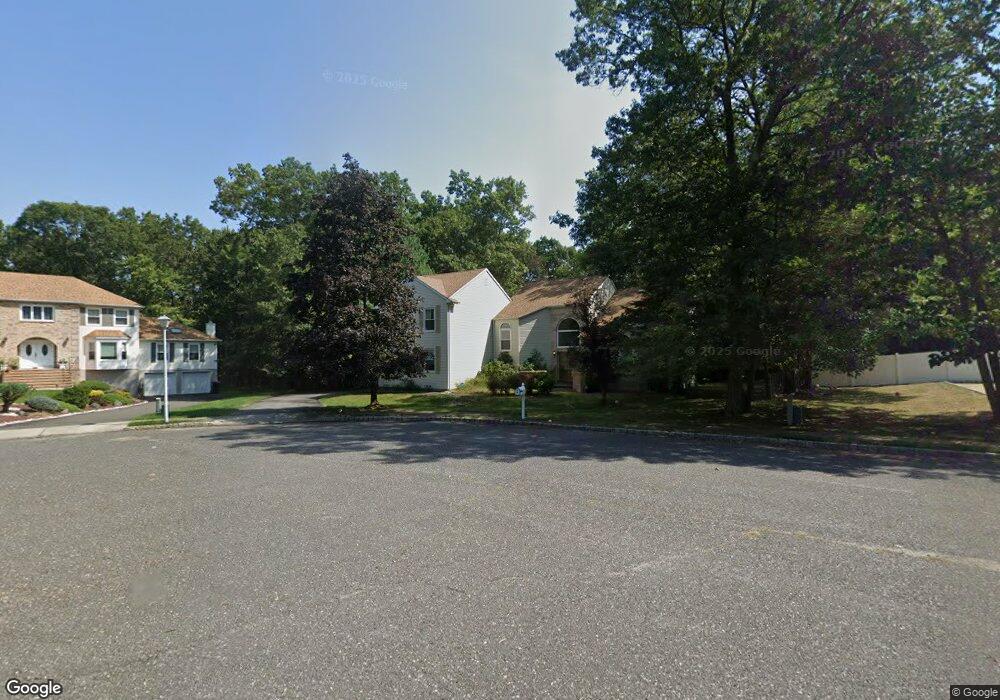 27 Bluffs Ct, Morganville, NJ 07751 - photo 1