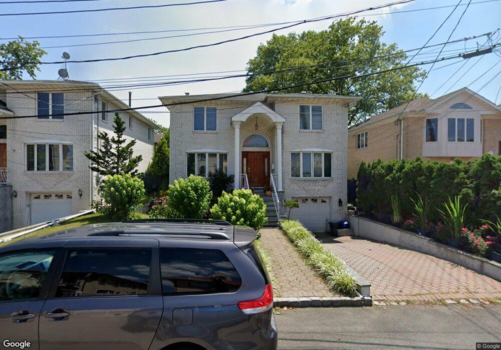 15812 Riverside Dr, Whitestone, NY 11357 - photo 1