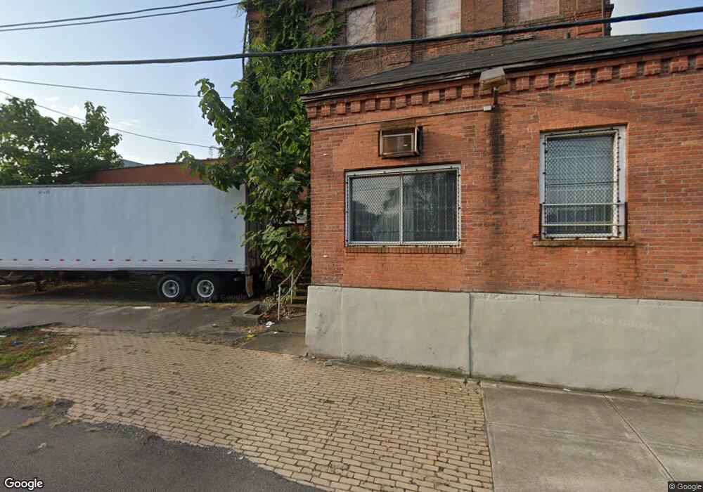 902 Crescent Ave, Bridgeport, CT 06607 - photo 1