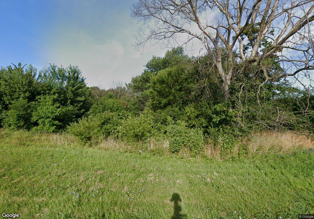 711 S Cameron Ln, Peoria, IL 61607 - photo 1