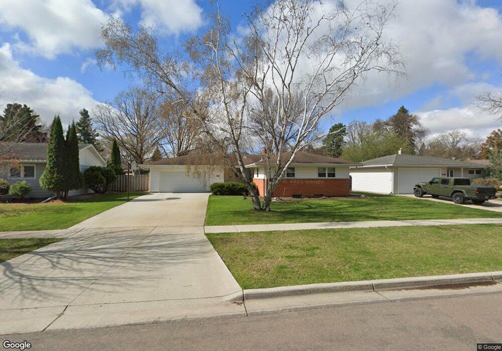 1813 7th St S, Fargo, ND 58103 - photo 1