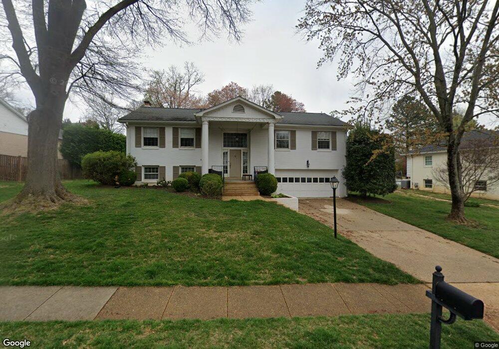 1350 Macbeth St, McLean, VA 22102 - photo 1