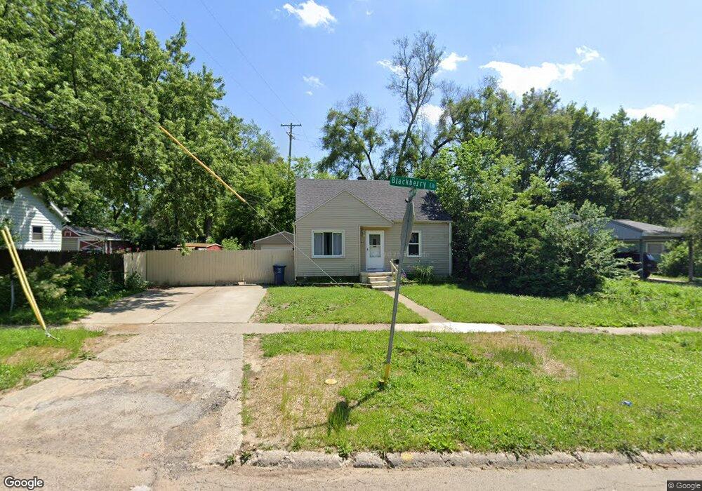 1401 Blackberry Ln, Flint, MI 48507 - photo 1