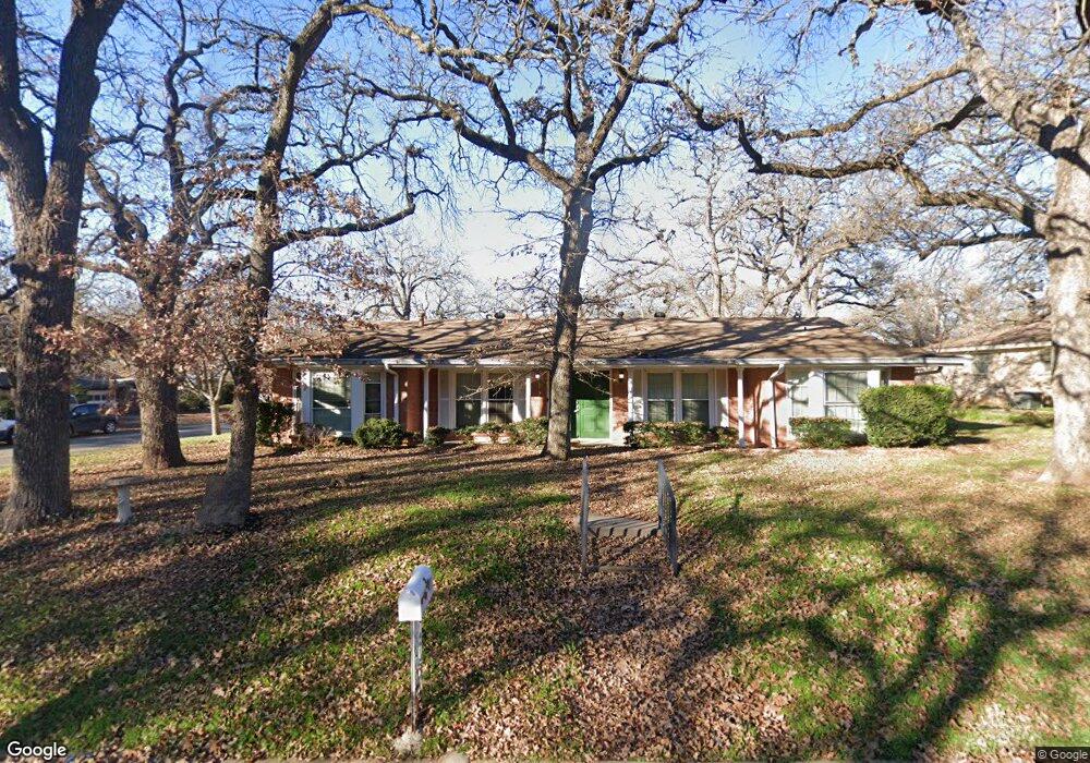 301 Glenn Dr, Hurst, TX 76053 - photo 1