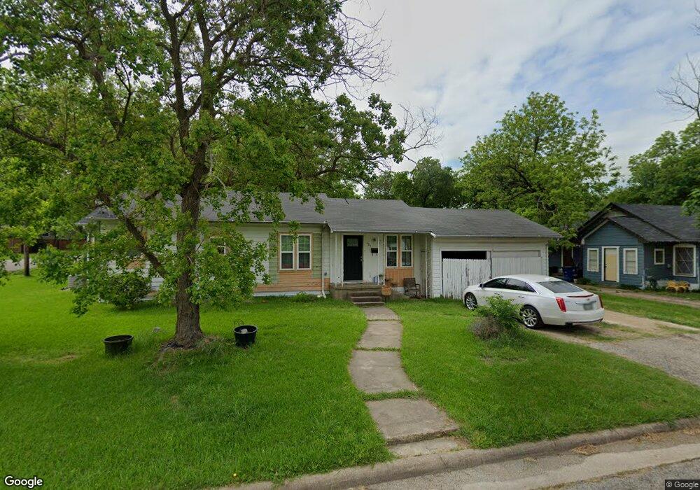 601 Alexander St, Ennis, TX 75119 - photo 1