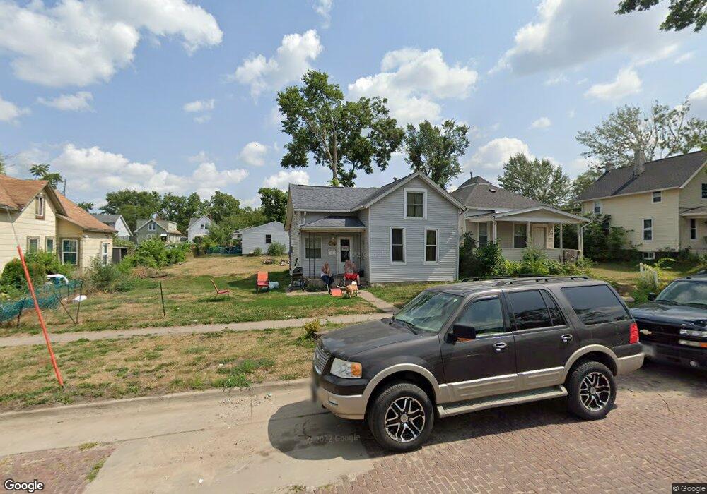 1016 9th St SE, Cedar Rapids, IA 52401 - photo 1