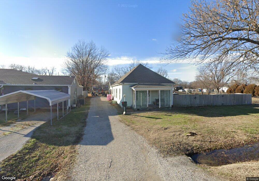 1020 N 25th St, Parsons, KS 67357 - photo 1