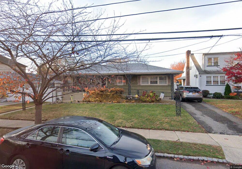 302 Locust Ave, Staten Island, NY 10306 - photo 1