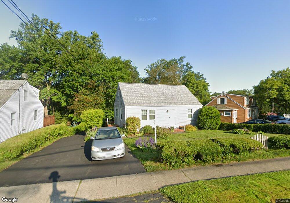 427 Pond Point Ave, Milford, CT 06460 - photo 1