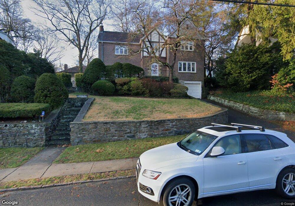 217 Pondfield Rd W, Bronxville, NY 10708 - photo 1