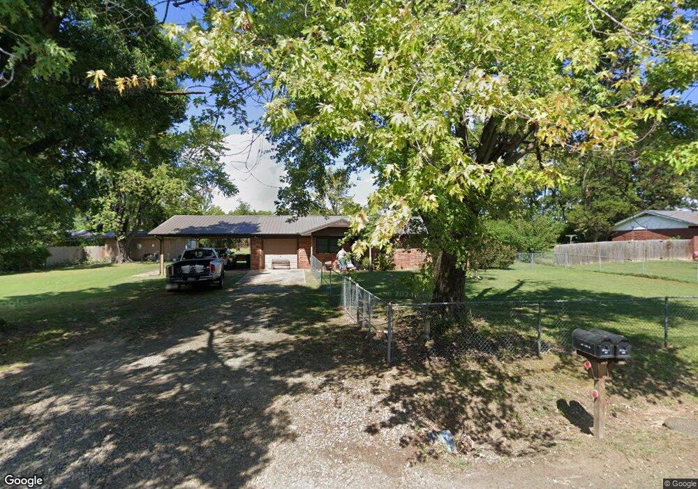 407 Lynn Ln, Muldrow, OK 74948 - photo 1