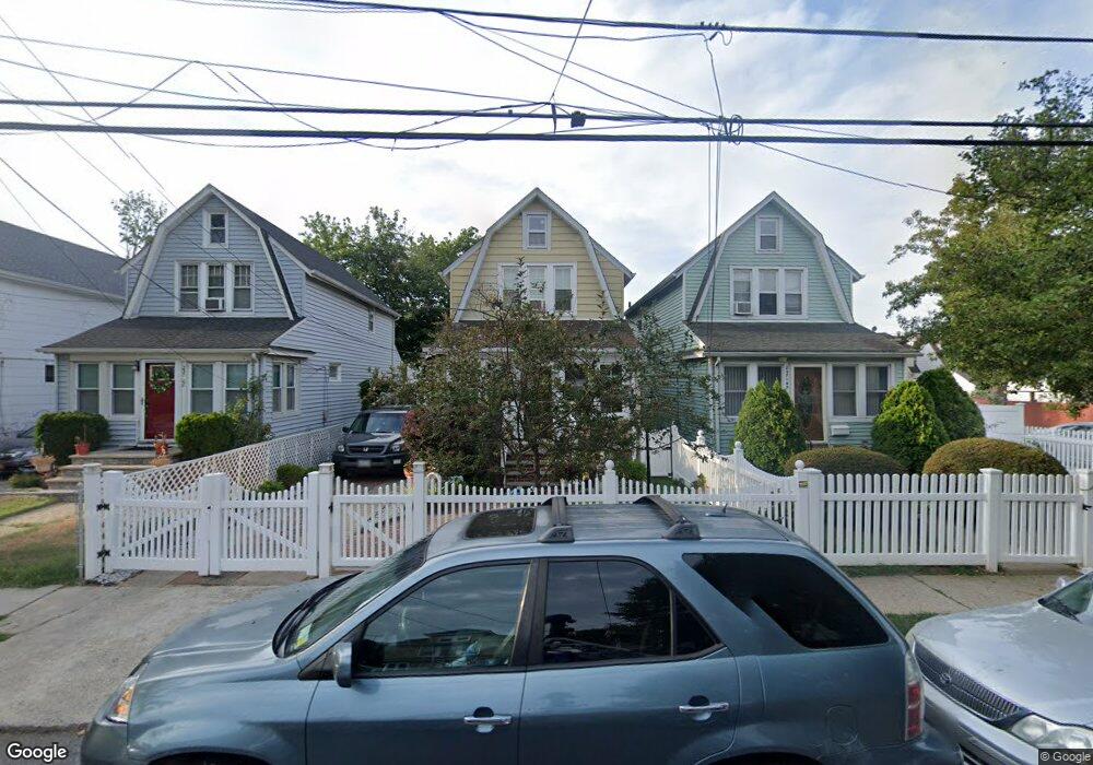 23706 Fairbury Ave, Bellerose, NY 11426 - photo 1