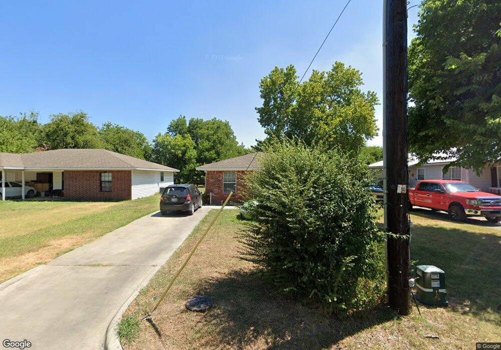 1516 Cherry St, Gainesville, TX 76240 - photo 1