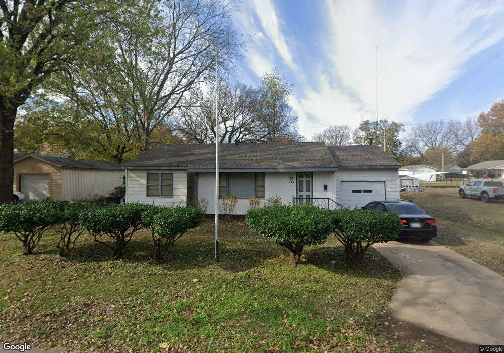 704 N Division St, Cleveland, OK 74020 - photo 1