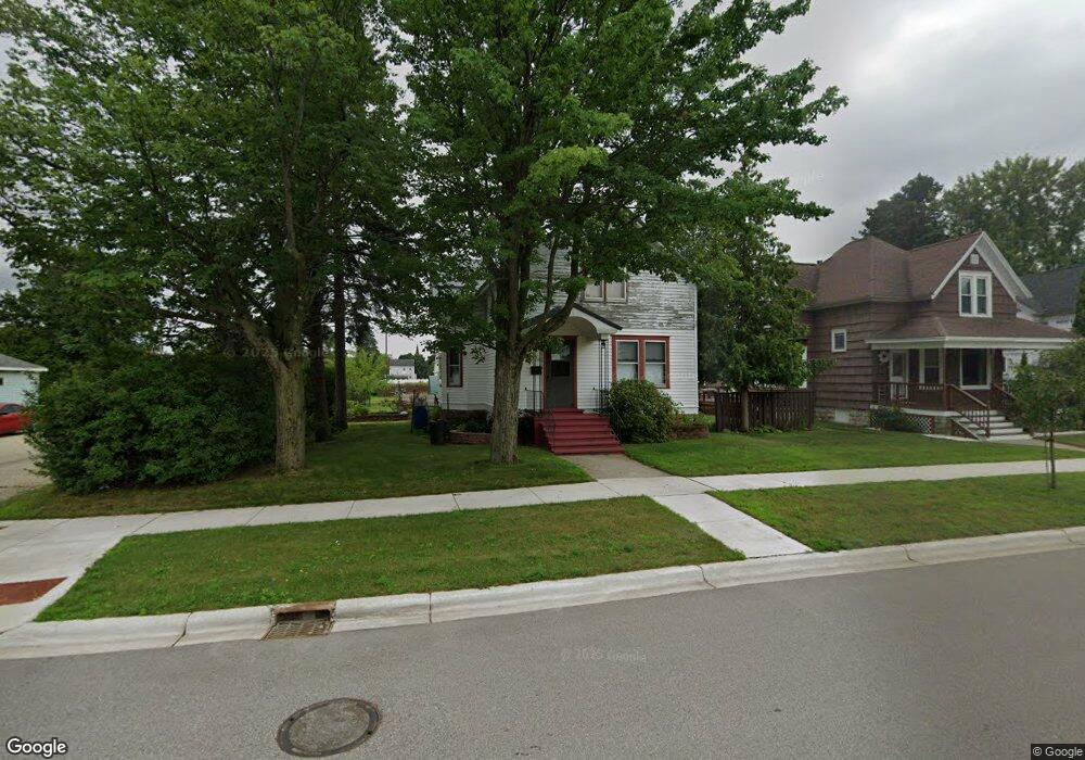 1401 16th Ave, Menominee, MI 49858 - photo 1