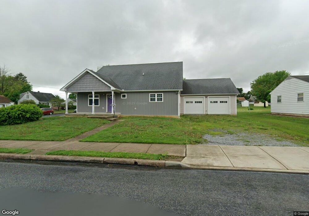 702 Chestnut St, Shoemakersville, PA 19555 - photo 1