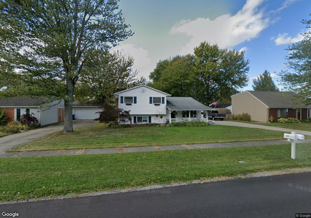 612 Hollywood Ave, Sheffield Lake, OH 44054 - photo 1