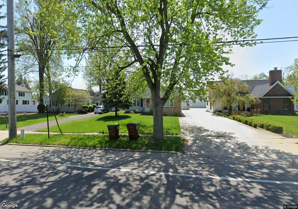 1027 W Maple Ave, Adrian, MI 49221 - photo 1