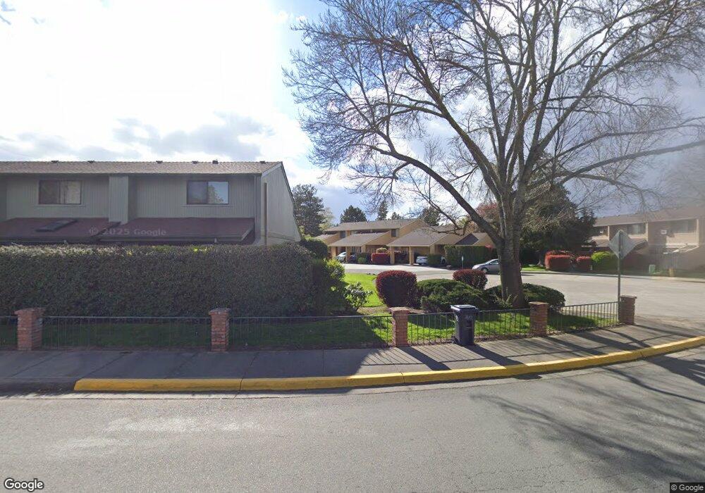 1106 Excalibur Dr, Grants Pass, OR 97526 - photo 1