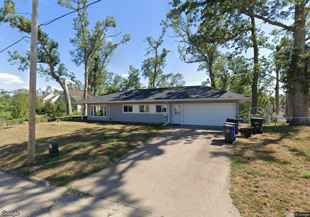 2050 Deerpath Ln SE, Cedar Rapids, IA 52403 - photo 1