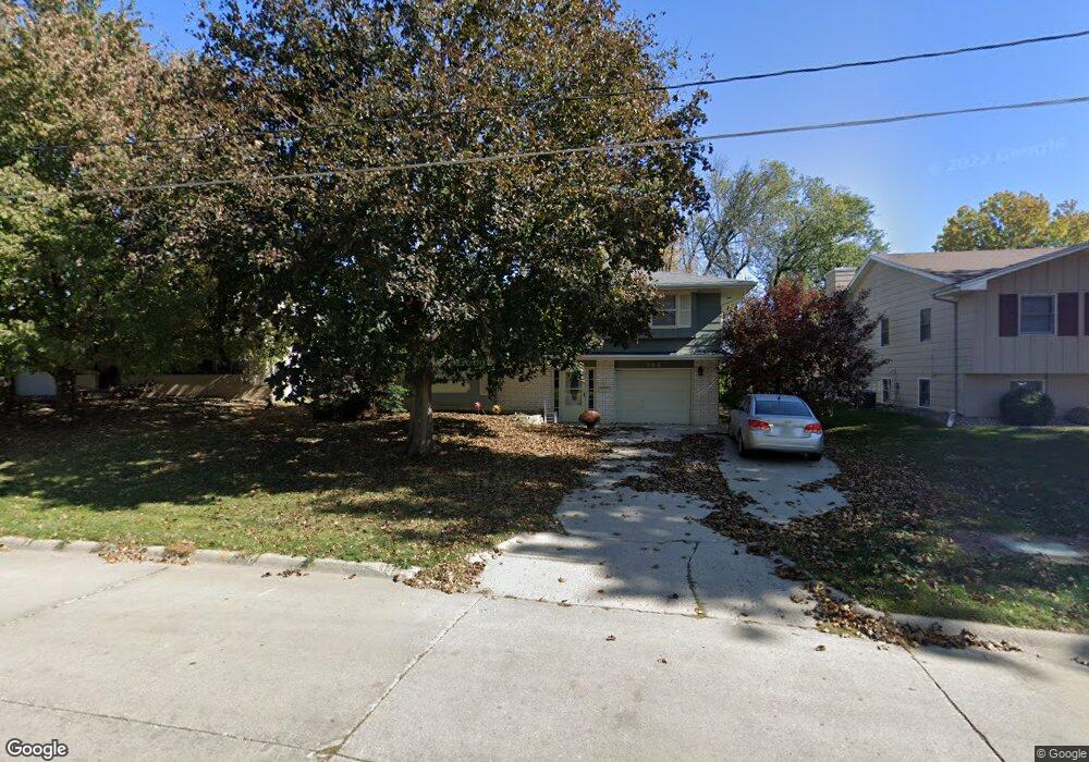 208 E 23rd St N, Newton, IA 50208 - photo 1