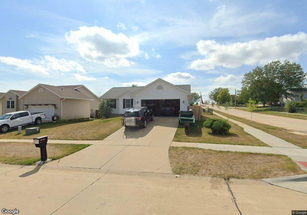 3702 Prince Dr SW, Cedar Rapids, IA 52404 - photo 1