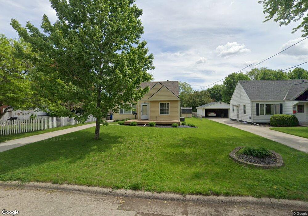 3221 47th St, Des Moines, IA 50310 - photo 1