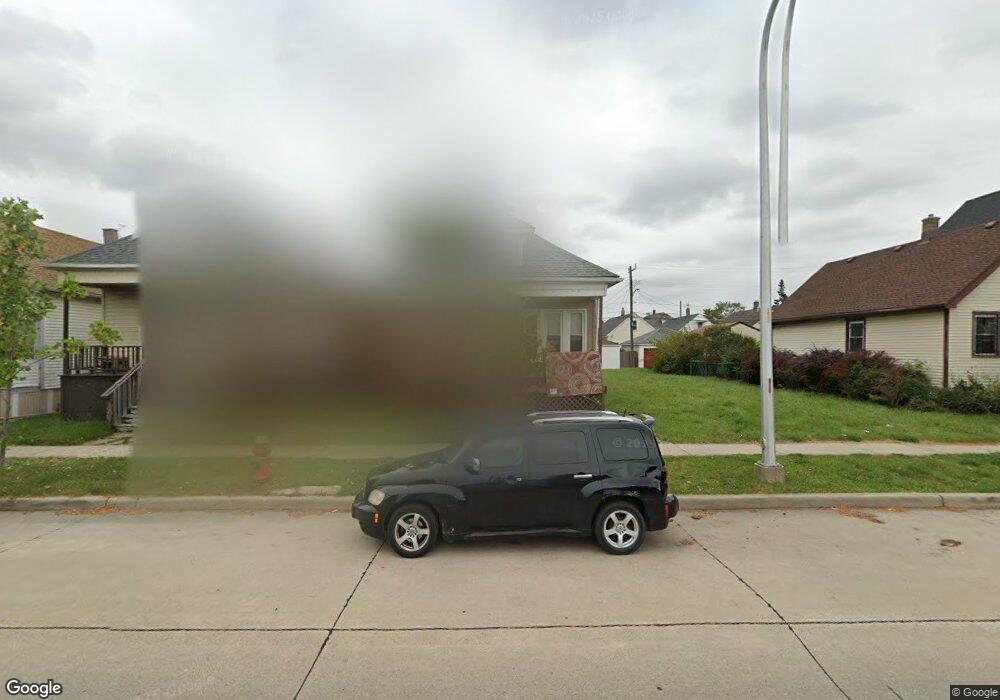 11621 Saint Aubin St, HamtraMcK, MI 48212 - photo 1