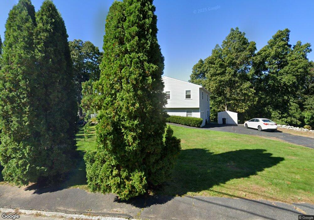 4 Stevin Dr, Woburn, MA 01801 - photo 1