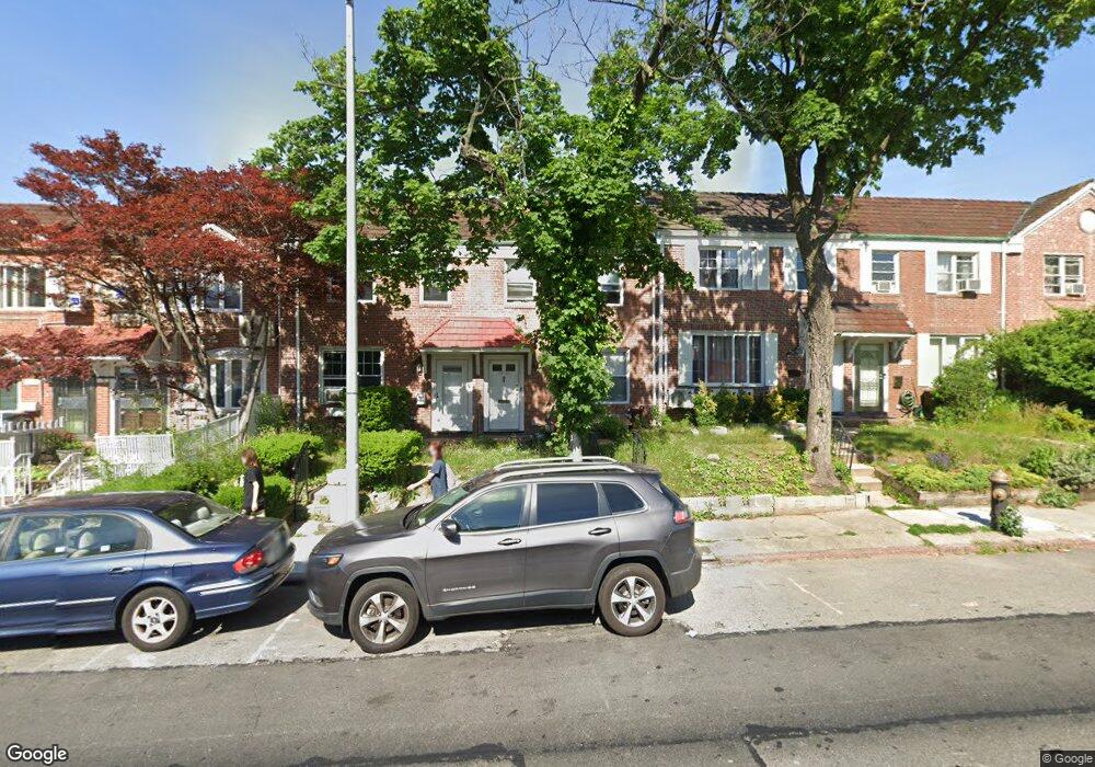 7533 Utopia Pkwy, Fresh Meadows, NY 11366 - photo 1