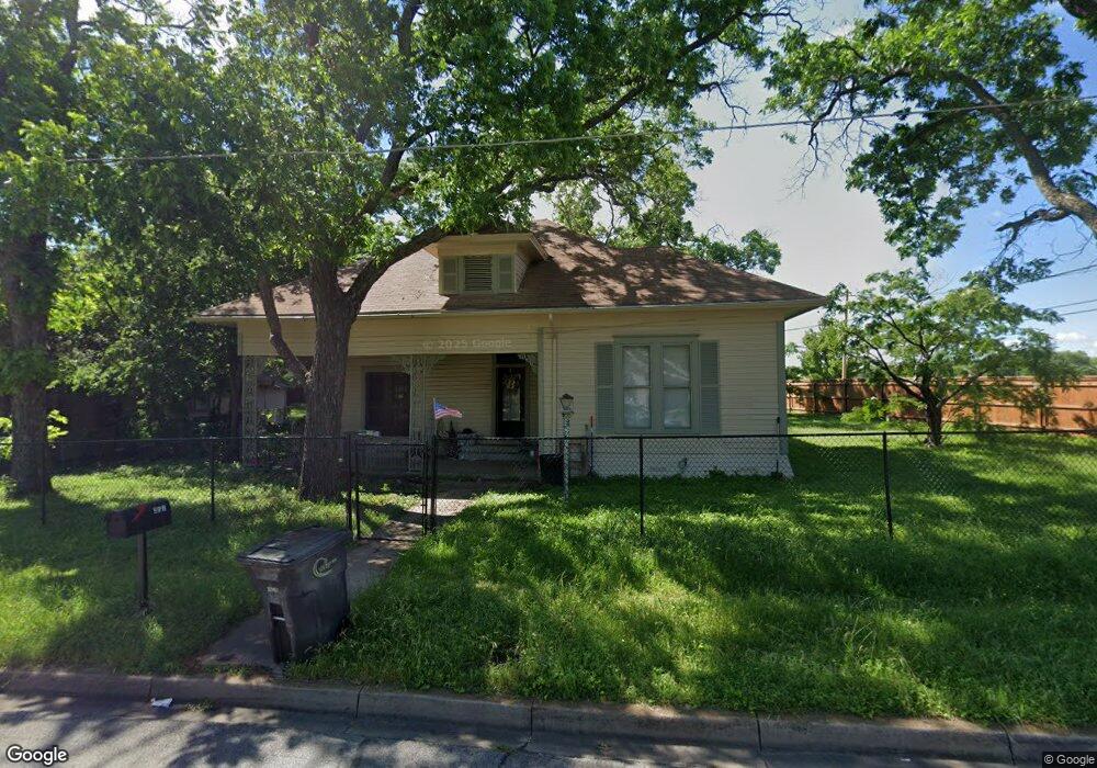 317 W Willingham St, Cleburne, TX 76033 - photo 1