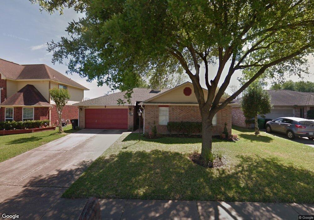 9607 Blackhawk Blvd, Houston, TX 77075 - photo 1