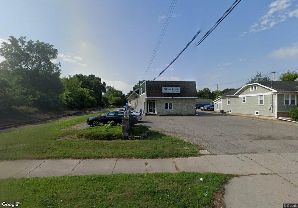 810 E Mount Hope Ave, Lansing, MI 48910 - photo 1