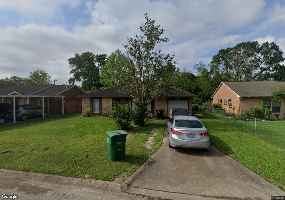 5725 Maywood Dr, Houston, TX 77053 - photo 1