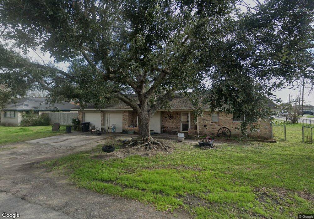 300 Pennington Dr, Alvin, TX 77511 - photo 1
