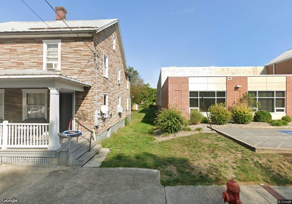 31 N Fayette St, Mercersburg, PA 17236 - photo 1