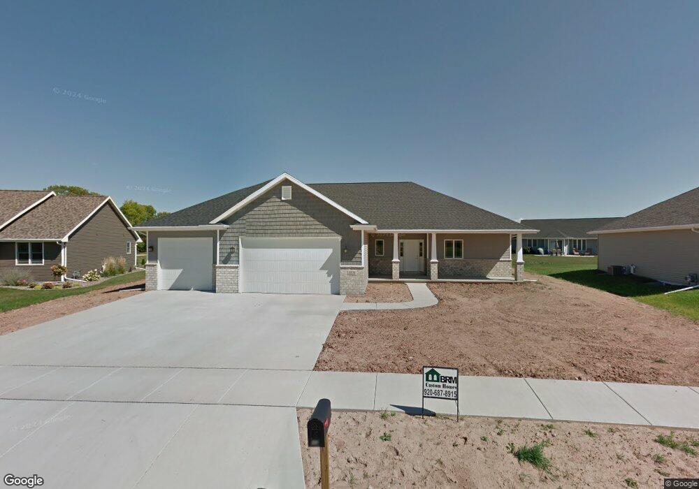 1135 Bobby Ct, Appleton, WI 54915 - photo 1