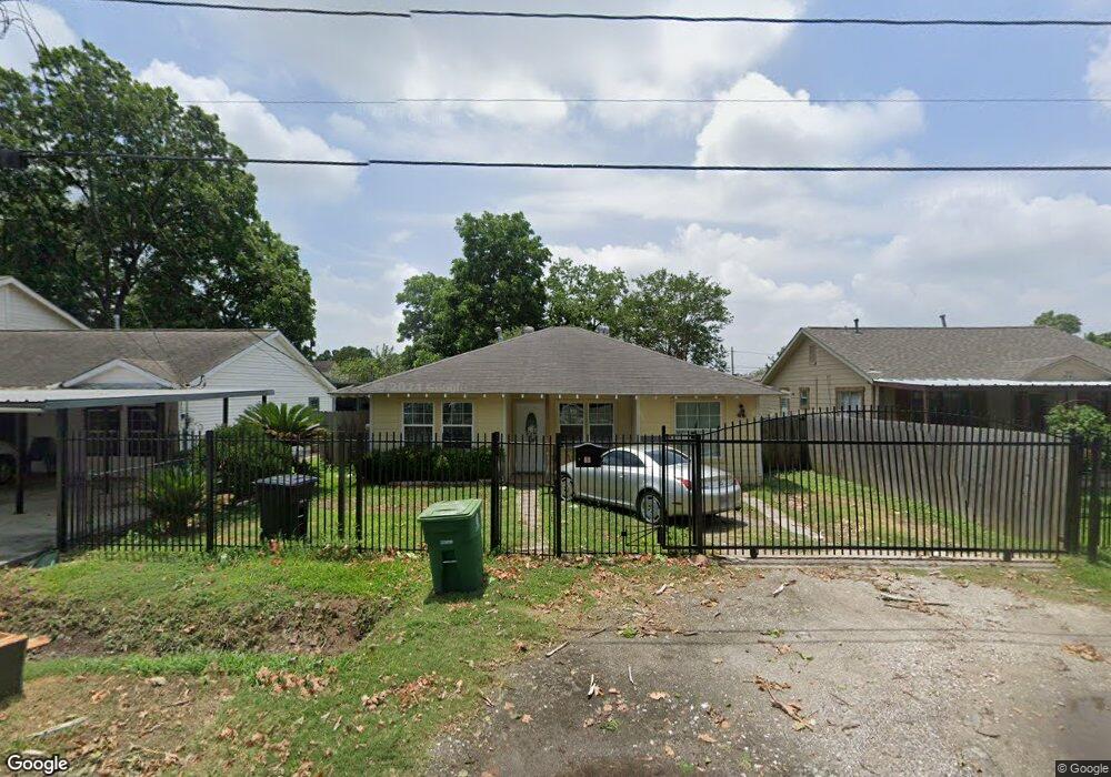 24 De Boll St, Houston, TX 77022 - photo 1