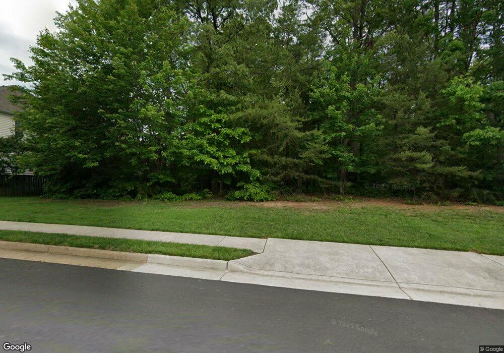 7806 Rose Garden Ln, Springfield, VA 22153 - photo 1