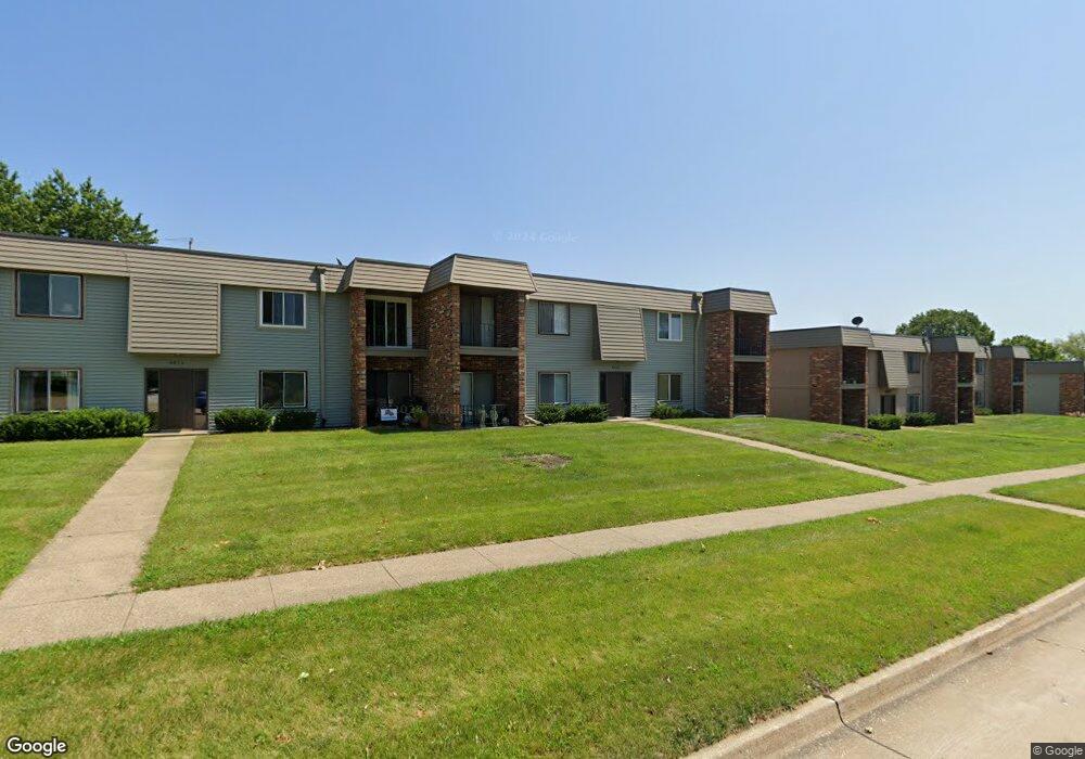 4865 Woodland Ave unit 3, West Des Moines, IA 50266 - photo 1