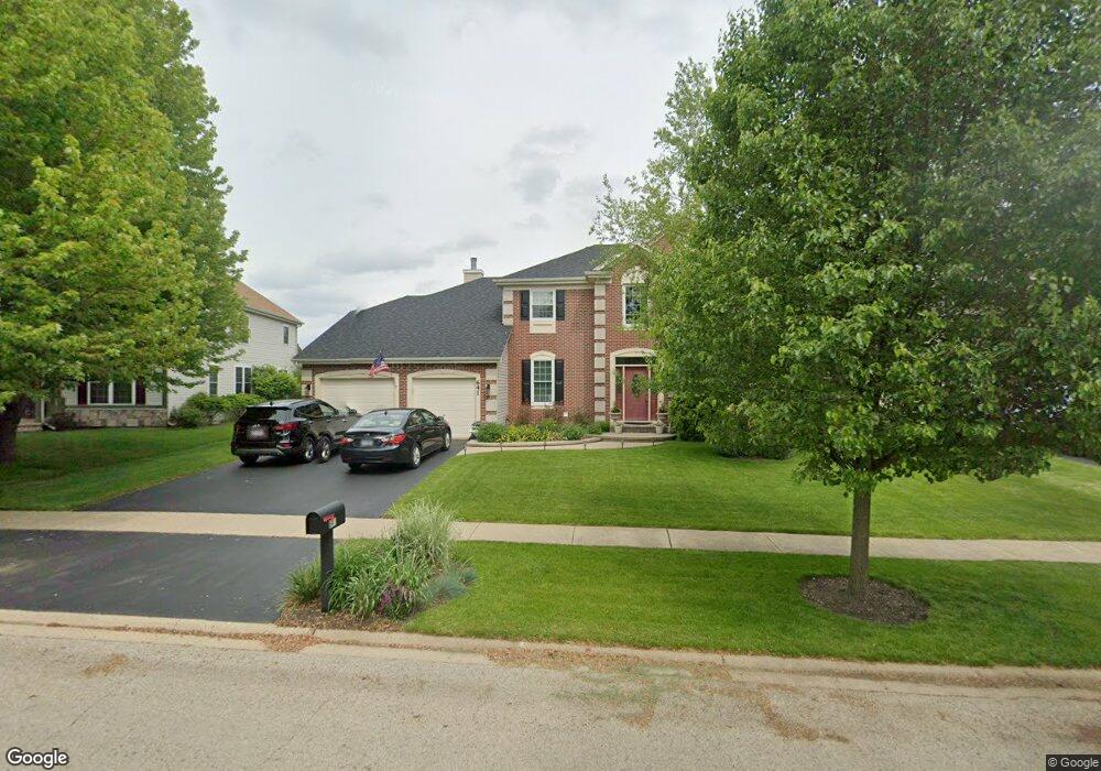 641 Vista Dr unit 2, Oswego, IL 60543 - photo 1