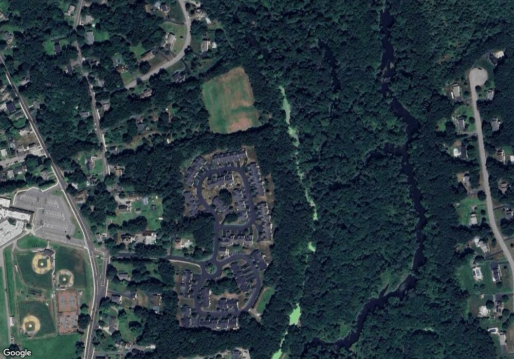 25 Nature View Dr, Uxbridge, MA 01569 - photo 1