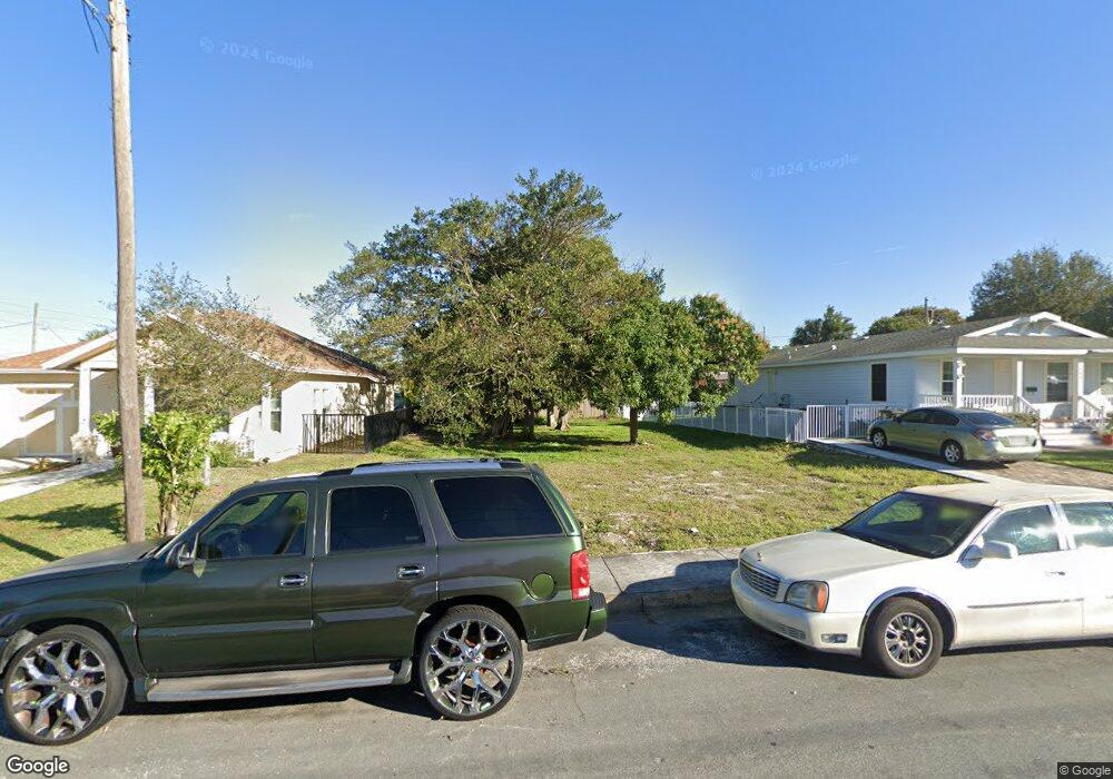 913 14th St, West Palm Beach, FL 33401 - photo 1