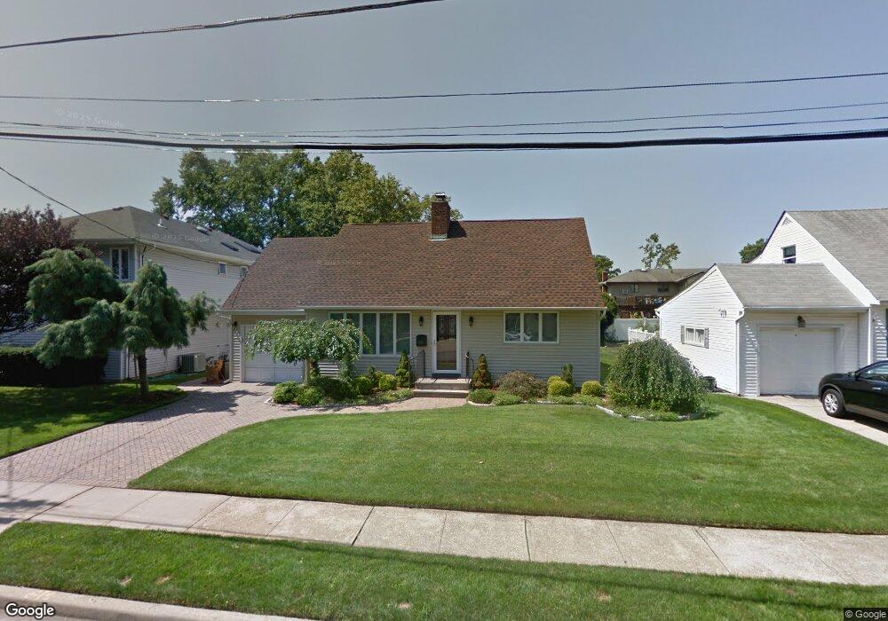 2702 Riverside Ave, Merrick, NY 11566 - photo 1