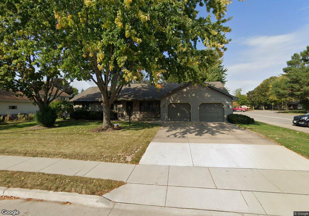 122 Elm St, Combined Locks, WI 54113 - photo 1