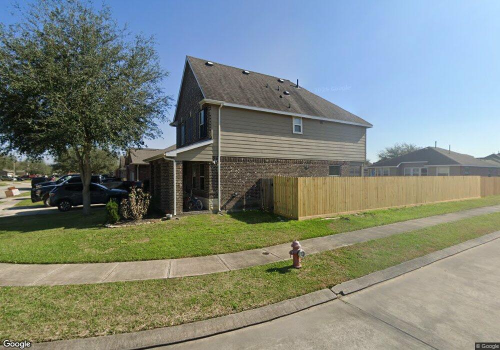 1016 Luke Dr, Alvin, TX 77511 - photo 1