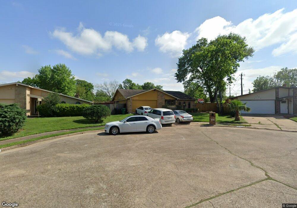 5902 Irish Hill Dr, Houston, TX 77053 - photo 1