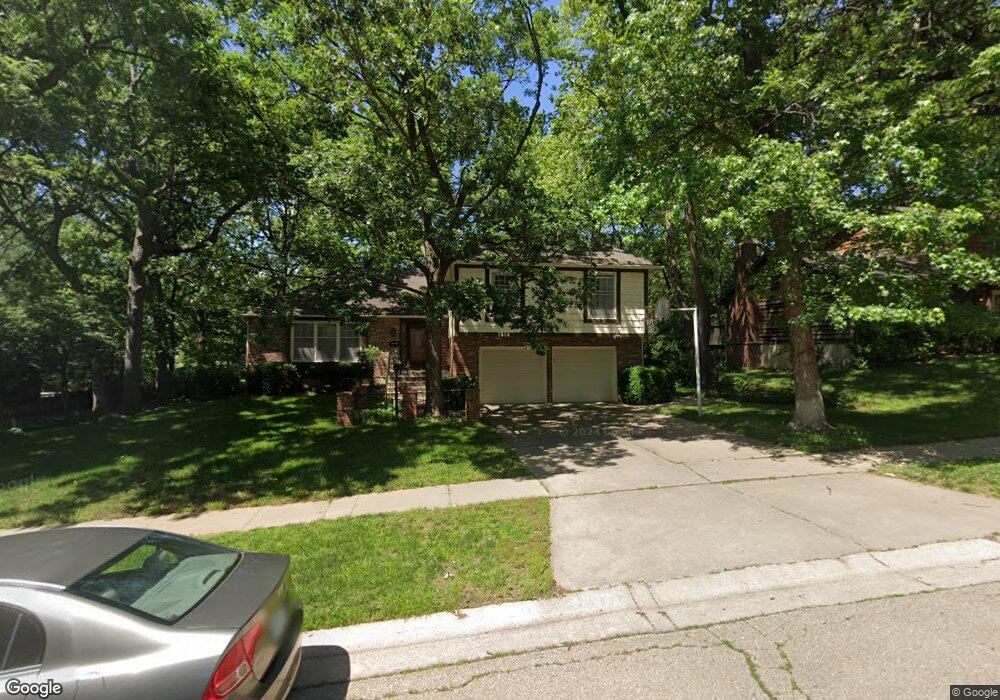 2510 SW 34th St, Topeka, KS 66611 - photo 1